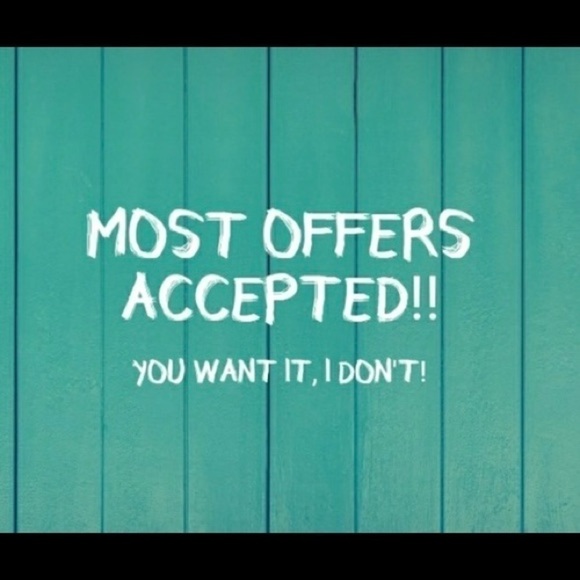 CLEARING out closet!!! Accepting any offer that’s reasonable! - Picture 1 of 1